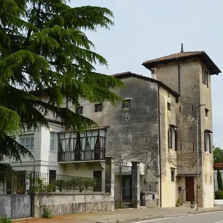 Al Castello Di Aiello Penzion